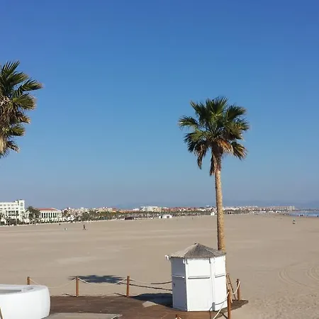 On Carrer Del Dr. Lluch ולנסיה