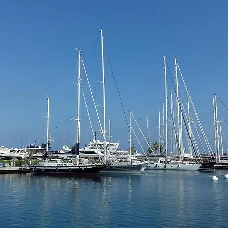 On Carrer Del Dr. Lluch * ולנסיה